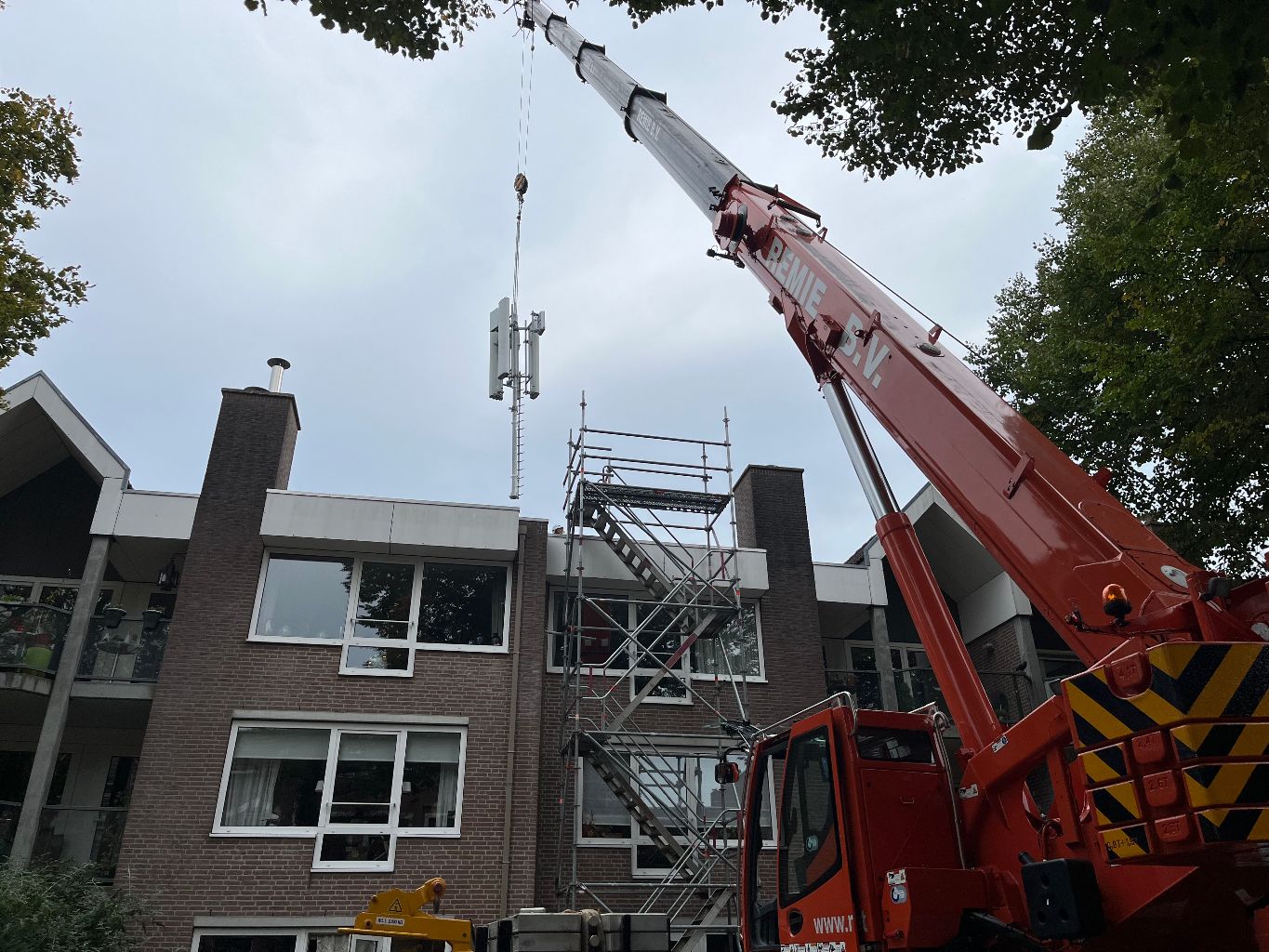 Featured image for “Zendmast in de Min. Nelissenstraat”